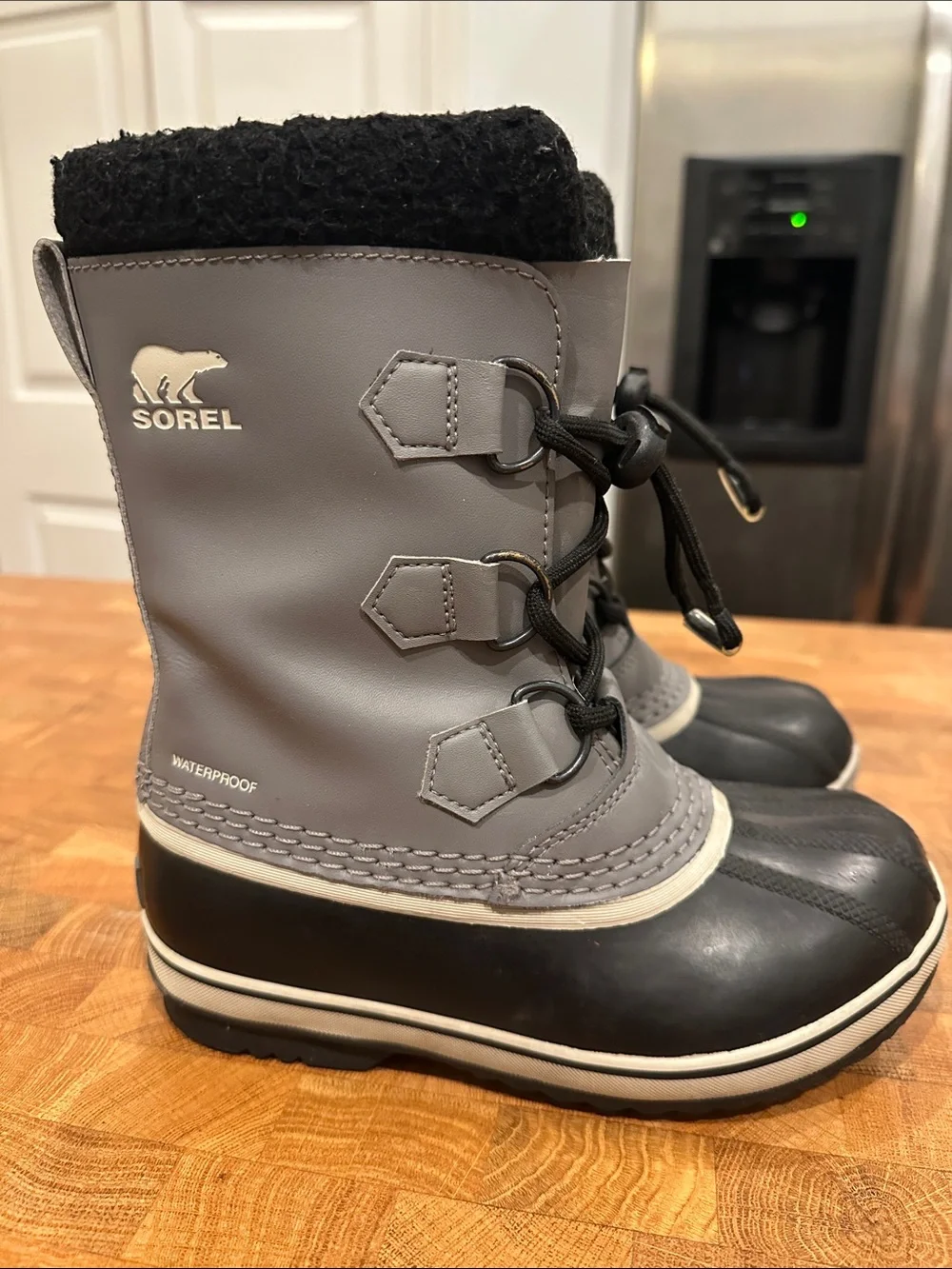 Sorel Kids Yoot Pac boots size 1